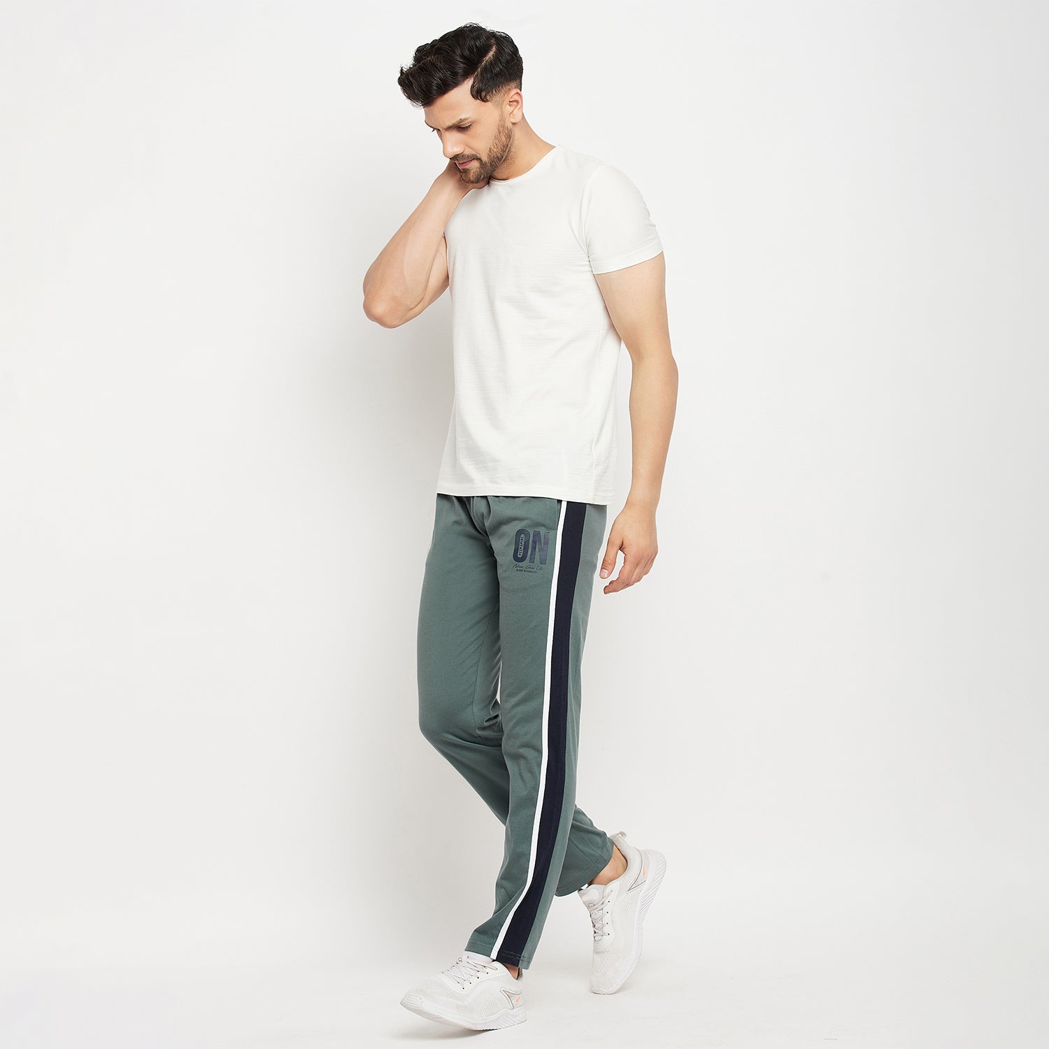 Duke Urban Men Solid Regular Track Pant (LF5690)