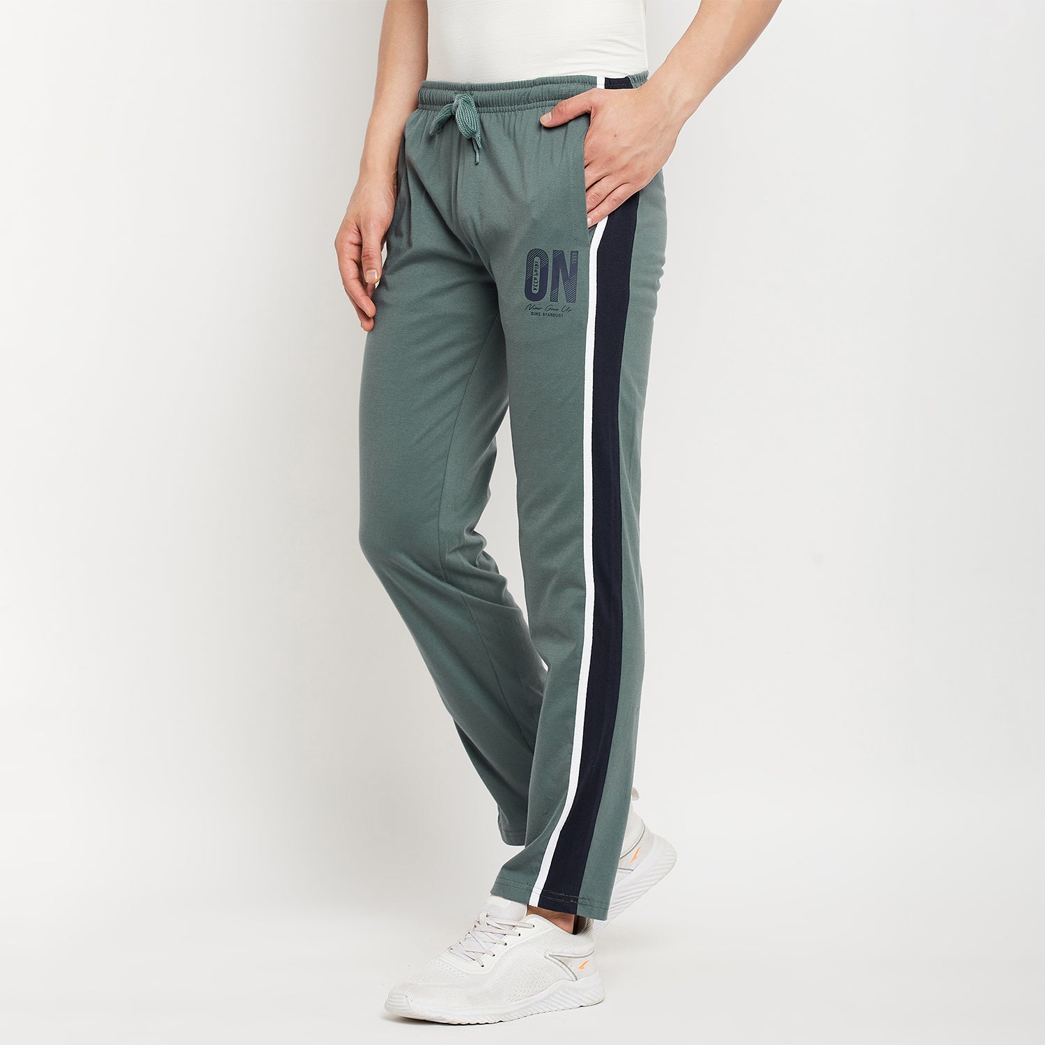 Duke Urban Men Solid Regular Track Pant (LF5690)