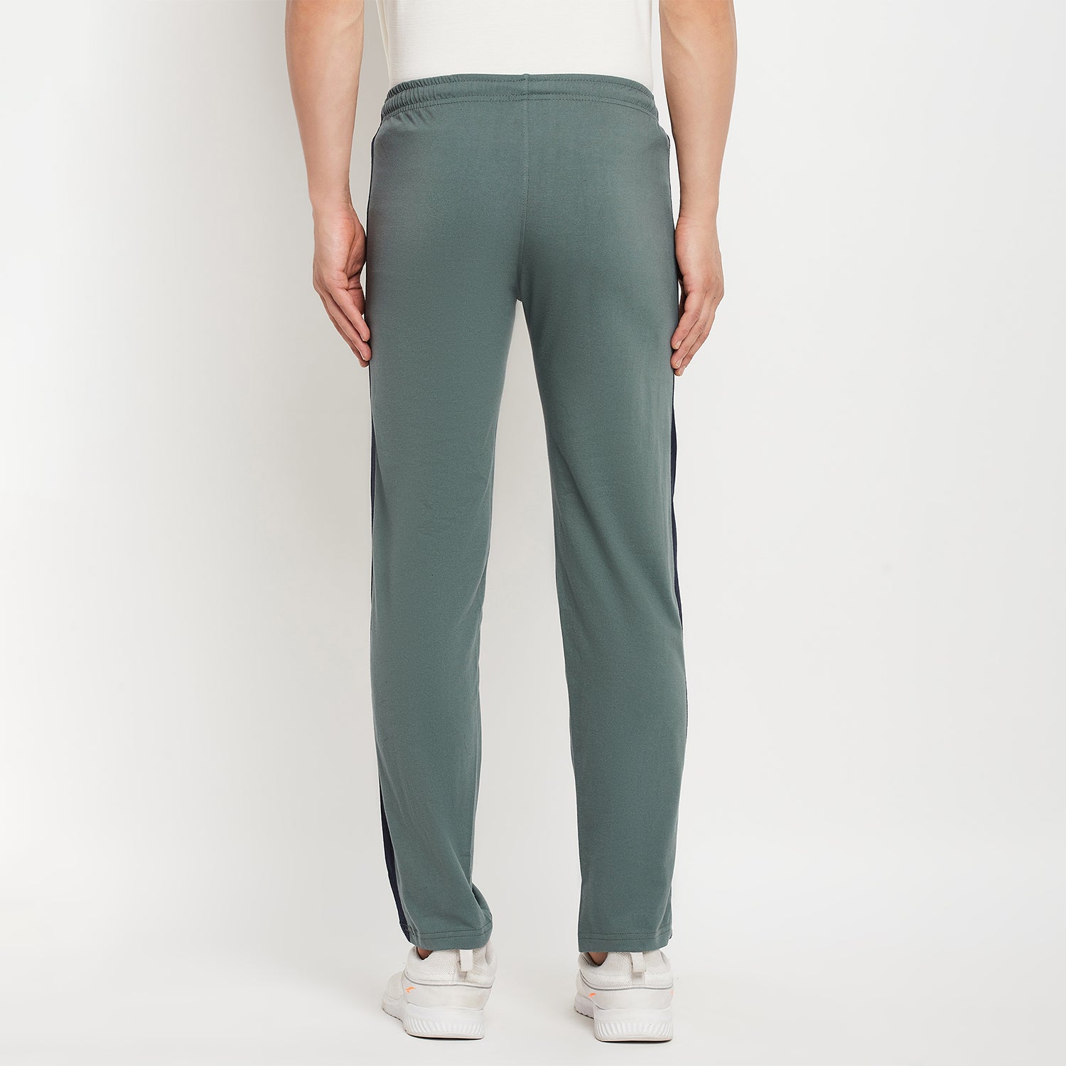 Duke Urban Men Solid Regular Track Pant (LF5690)