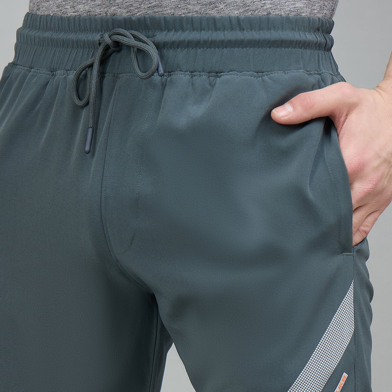 Duke Urban Men Mid-Rise Bermuda Shorts (LF5992S)