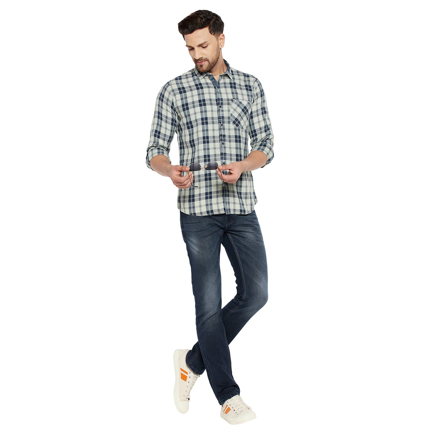 Duke Urban Men Slim Fit Solid Spread Collar Casual Shirt (SDO9CKIF)